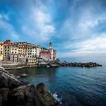 Orizzonte Spezzino 아파트 *