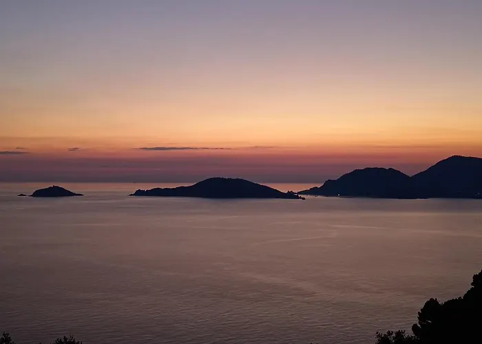 Orizzonte Spezzino Apartment *